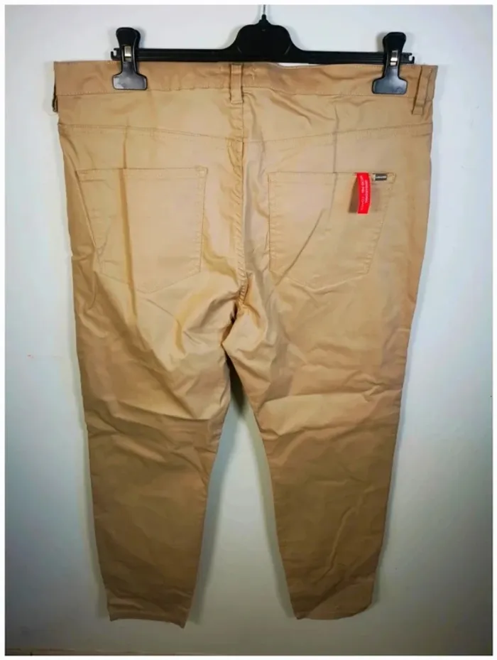C33 pantalon simili beige Cortefiel 46 - photo numéro 2