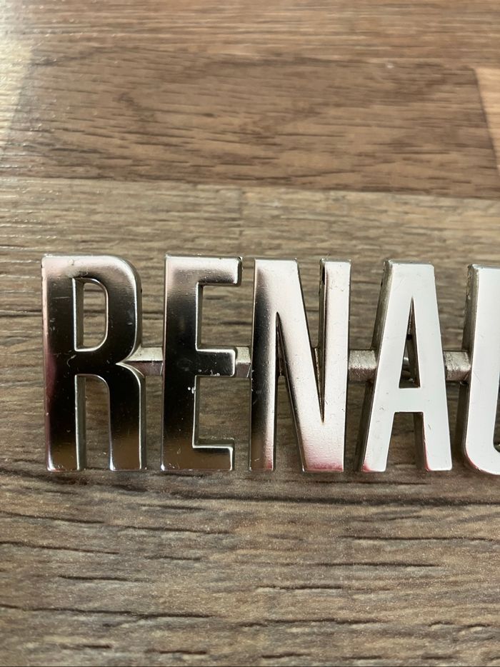 Insigne Renault - photo numéro 2