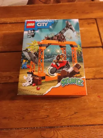 Lego city stuntz le défi de cascade neuf