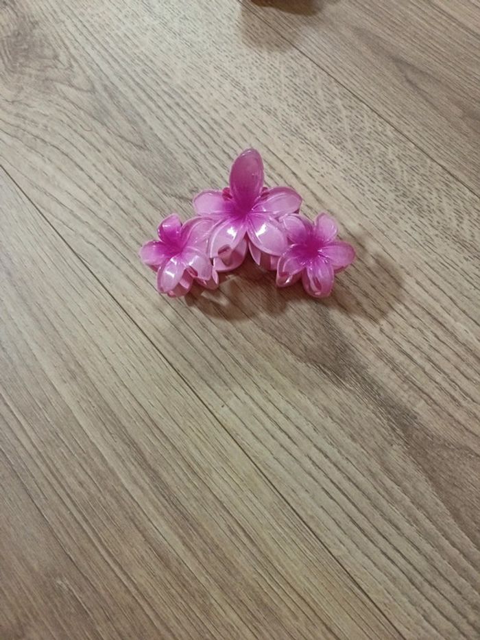 Grande Pince avec 3 fleurs - photo numéro 3
