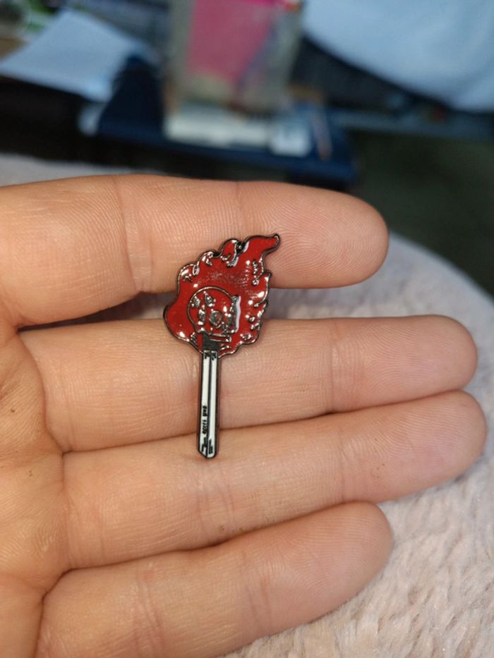 Pins allumette tête de mort - photo numéro 2