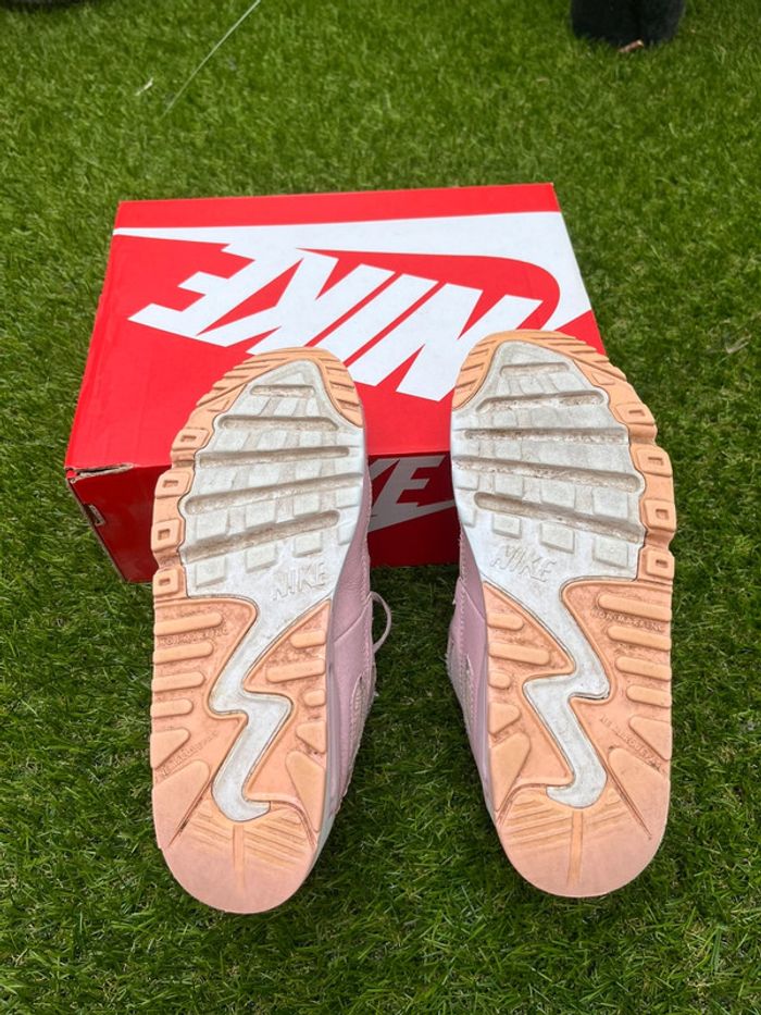 Très belle chaussures Nike air Max taille 34 - photo numéro 6
