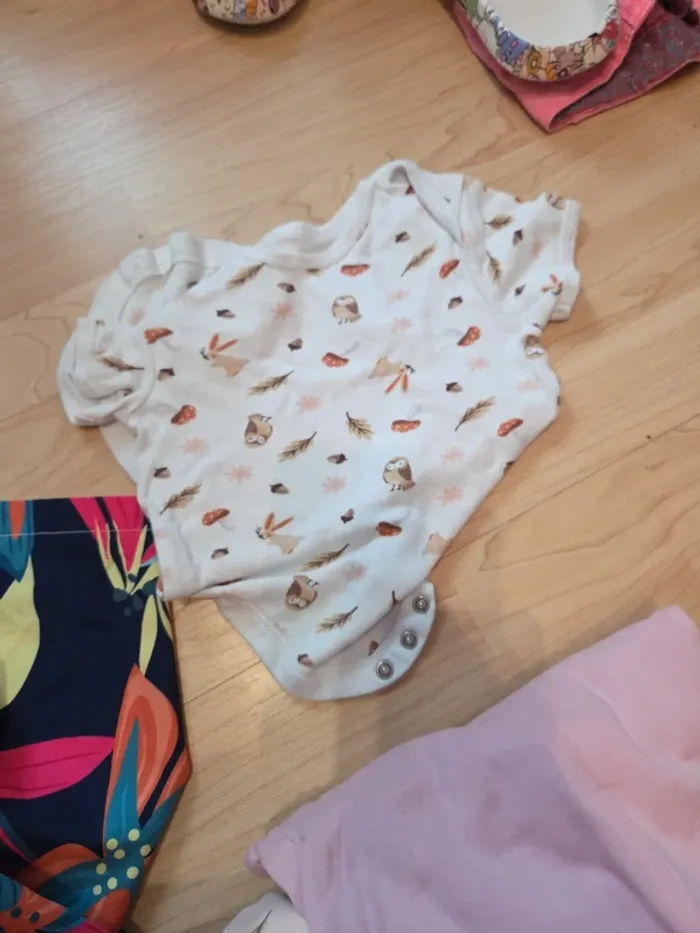 Lot bodies taille 12 18mois - photo numéro 9