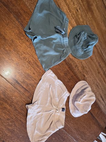 LOT 2 SHORTS + BOB ASSORTIS COTON NID D'ABEILLE IDEAL FORTES CHALEURS TAILLE 3 ANS 