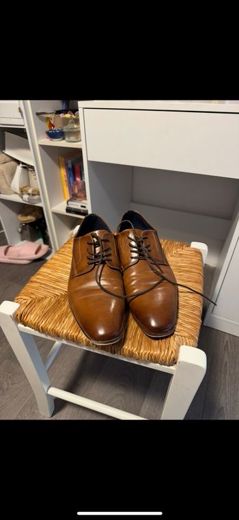 Chaussure de costume marron