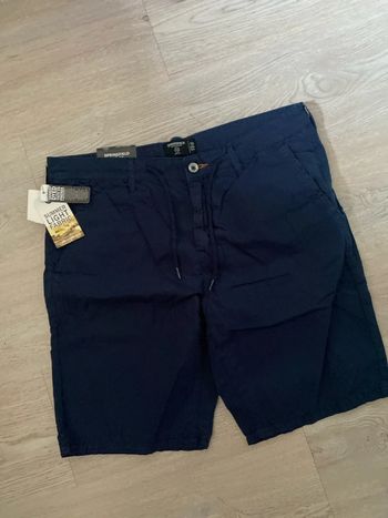 Short Springfield, taille 42 neuf