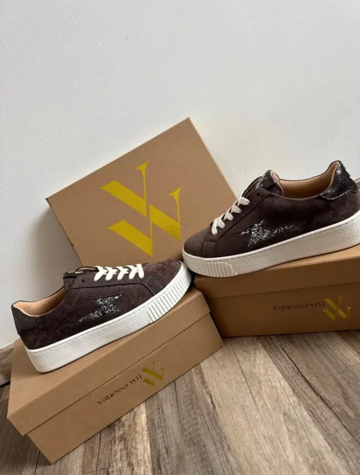 Basket sneakers marron neuves Vanessa Wu