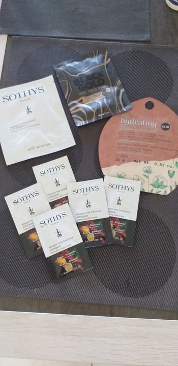 Lot 8 masques pour la nuit et le jour