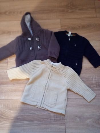 Lot de 3 gilets bleu-crème gris taille 6 mois