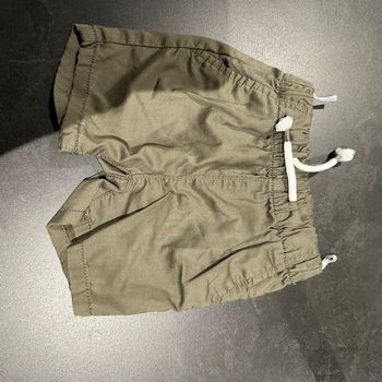 Short kaki