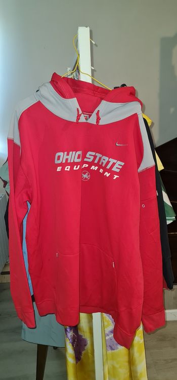 Pull Nike capuche 