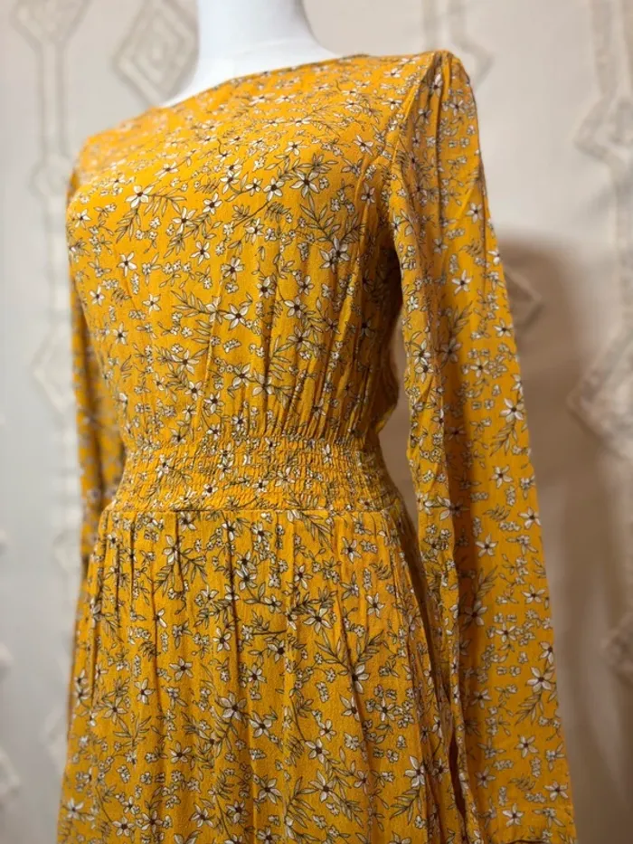 Robe jaune fleurie H&M – Taille 34 – cottage cute Stockholm - photo numéro 2
