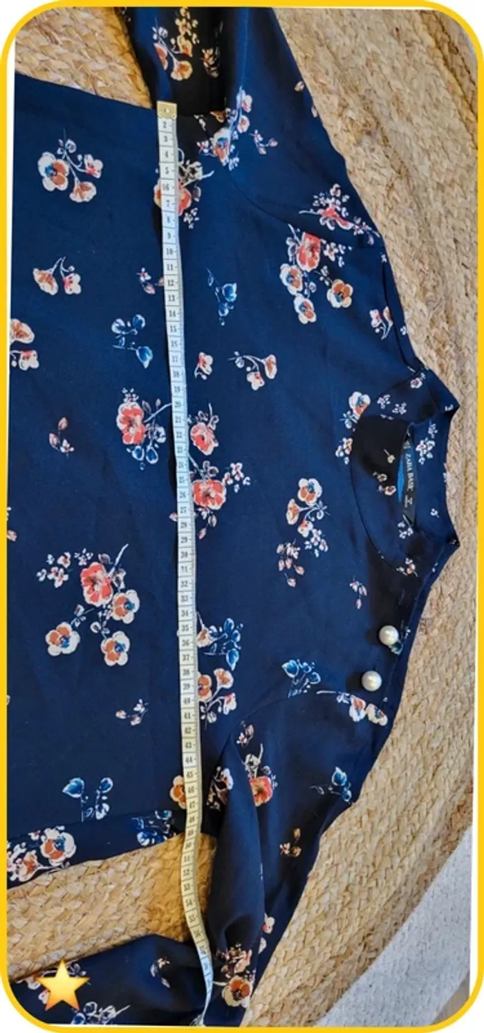 Blouse fleurie Zara - Taille S - Bleu Marine - Très bon état - photo numéro 7