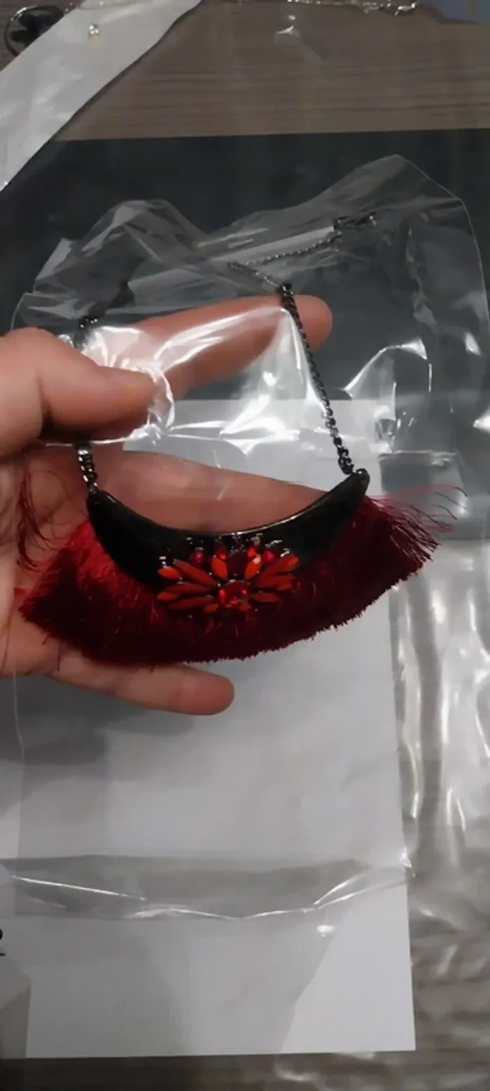 Collier fantaisie neuf - photo numéro 2