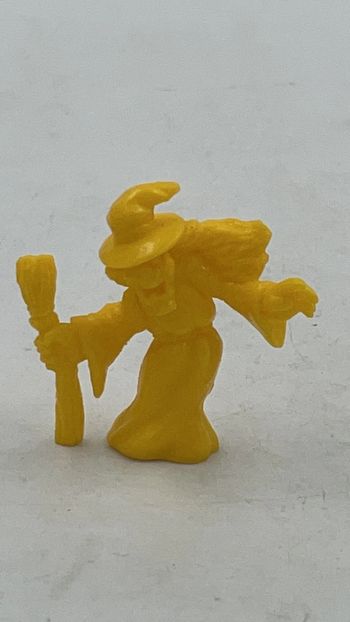 Figurine Monster in My Pocket N•44 Witch jaune Matchbox