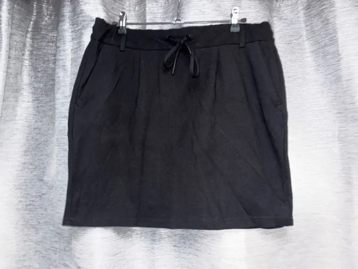 Jupe courte femme, jupe noire, jupe femme Only, minijupe - photo numéro 2
