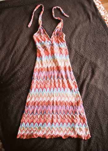 Robe en maille multicolore, dos nu