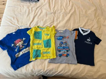 Lot 4 tshirts