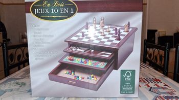 Coffret de 10 jeux de société en bois