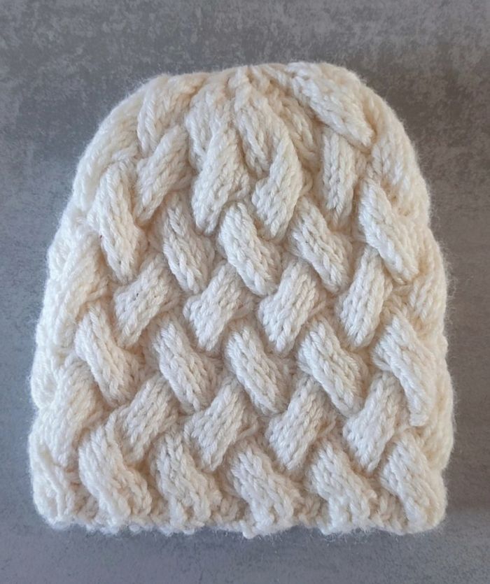 Bonnet blanc cassé torsadé taille prématuré naissance