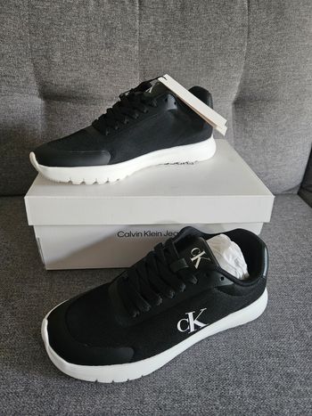 Basket femme neuve
Taille 38