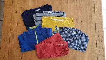 Lot 4 ans : 1 sweat polaire + 1 pantalon + 2 pulls + 1 chemise et 1 tee-shirt