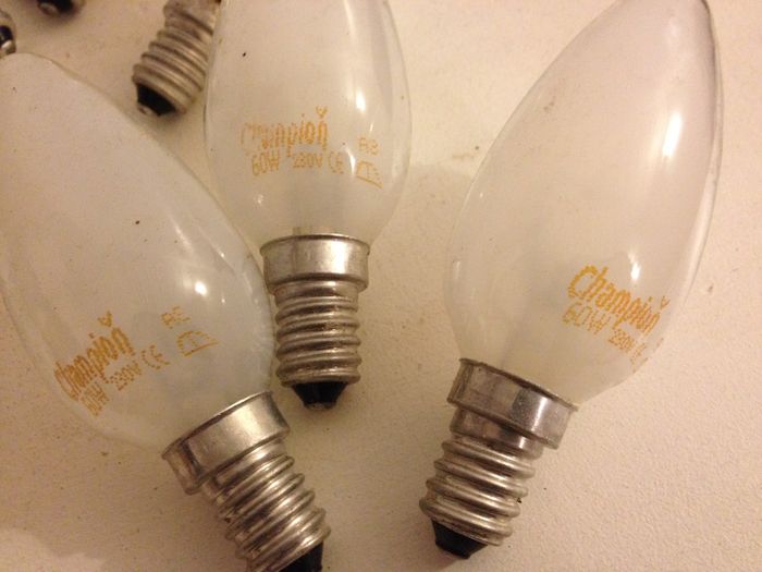 Lot de 6 anciennes ampoules petit culot à visser ovales opaques - photo numéro 4