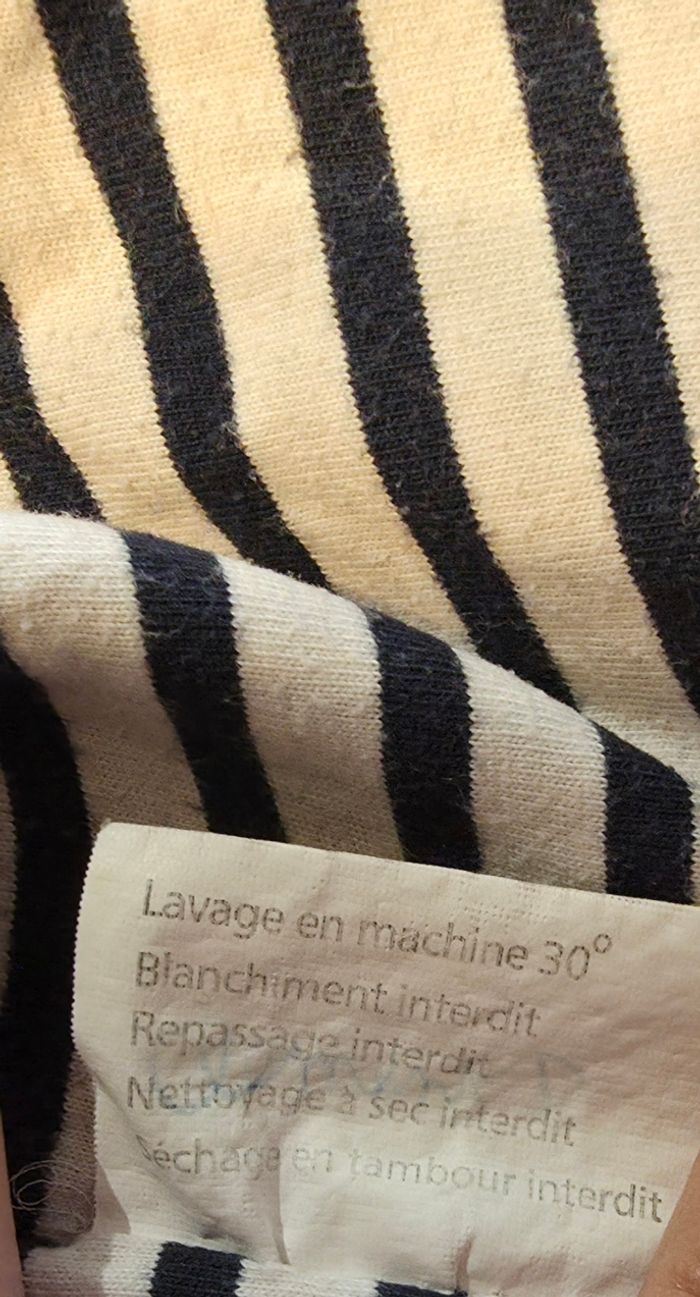 Veste polaire rouge 2 ans - photo numéro 6