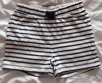 Short fille 4-5 ans / Lupilu