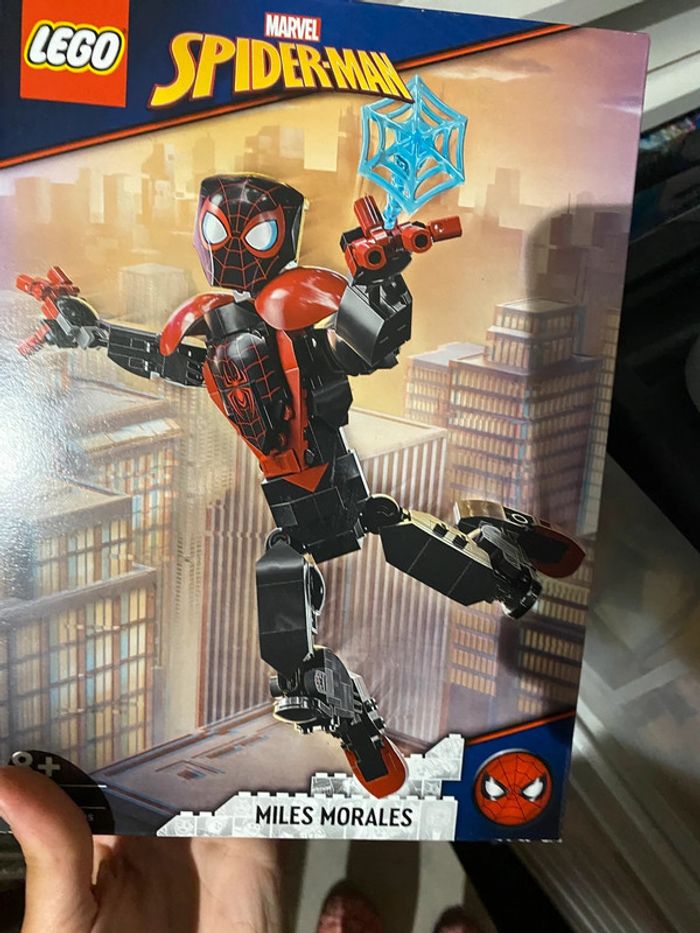 76225 LEGO Marvel La Figurine de Miles Morales disney