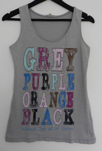 Debardeur gris et inscription multicolore. Etam. Coton. Taille 38