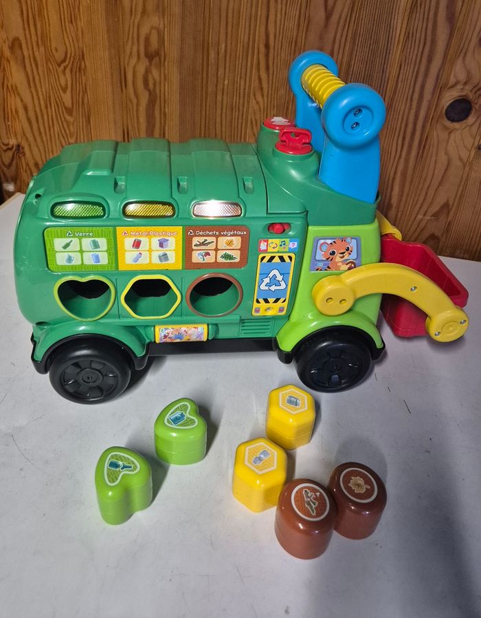 Porteur vtech Maxi camion poubelle recyclo'formes - photo numéro 2