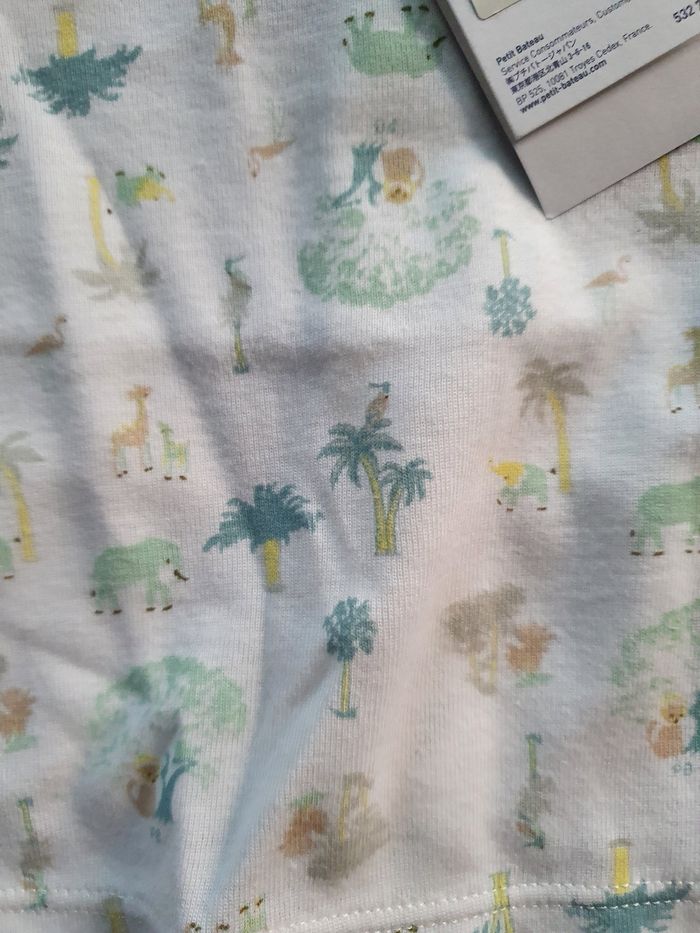 Tee-shirt Petit Bateau 6 mois - photo numéro 2
