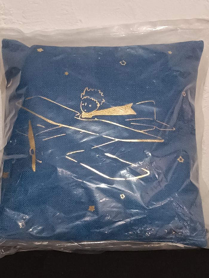 Coussin neuf le petit prince - photo numéro 2