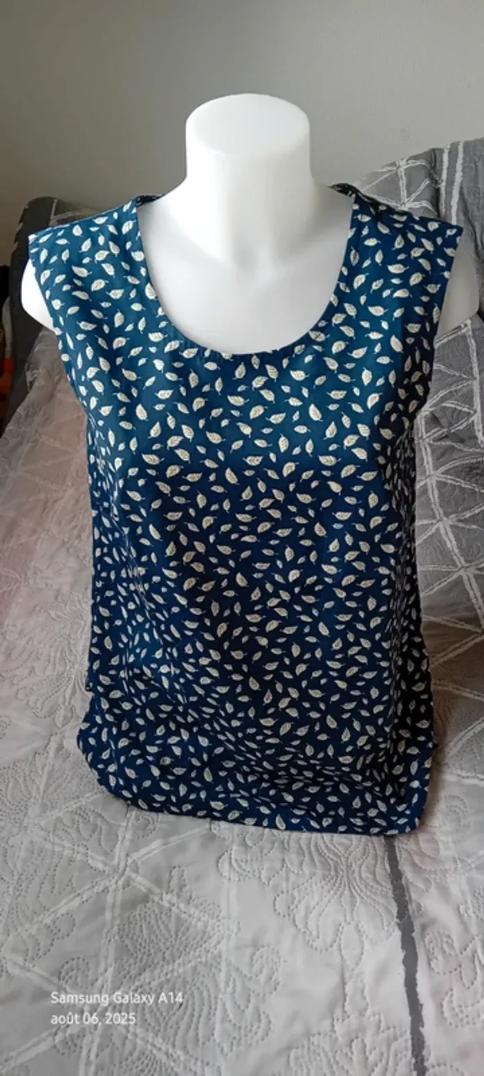 Blouse sans manches fluide col rond motif feuilles bleu femme L - photo numéro 6