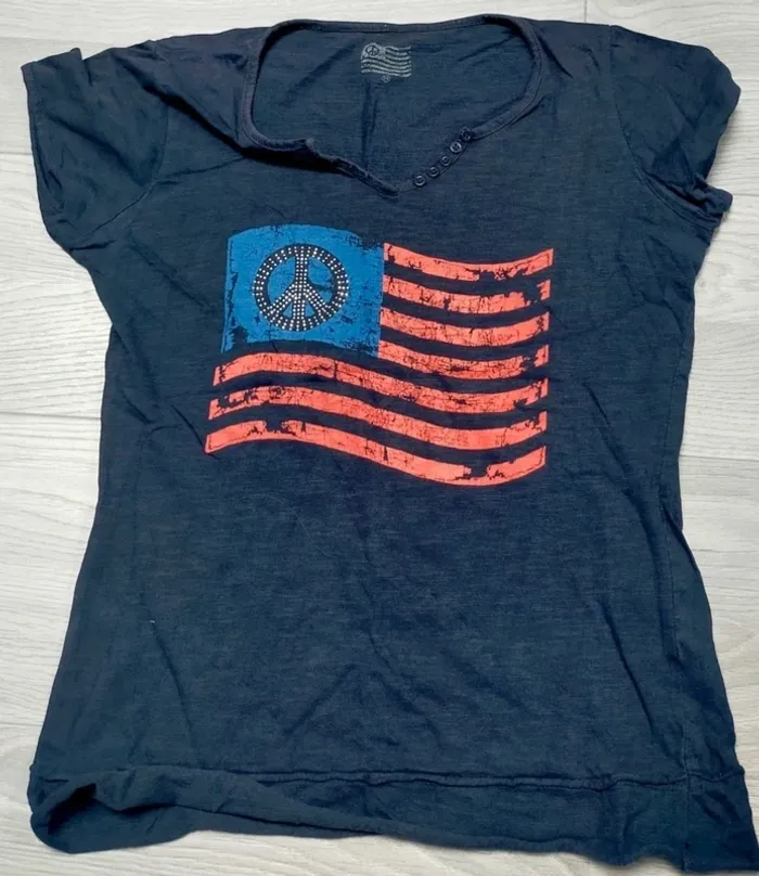 T shirt drapeau peace and love marine 38 M