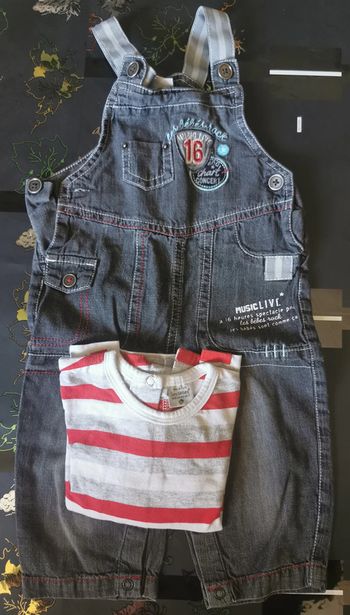 ensemble salopette et t-shirt les bébés sont comme ça