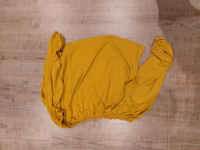 Haut jaune - photo numéro 2