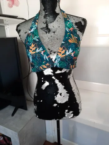 Haut de maillot de bain neuf tissaia