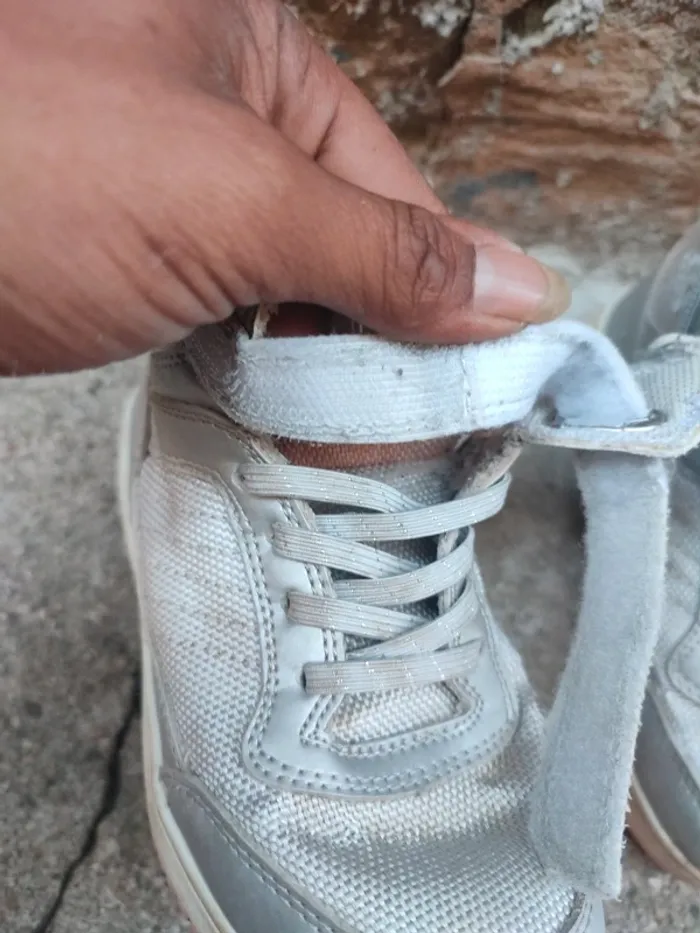 Chaussures basket taille 28 marque Okaïdi - photo numéro 4