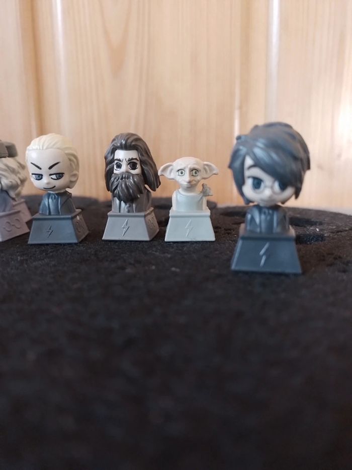 Lot de 13  Wizzis figurines Harry Potter + 20 autocollants - photo numéro 6