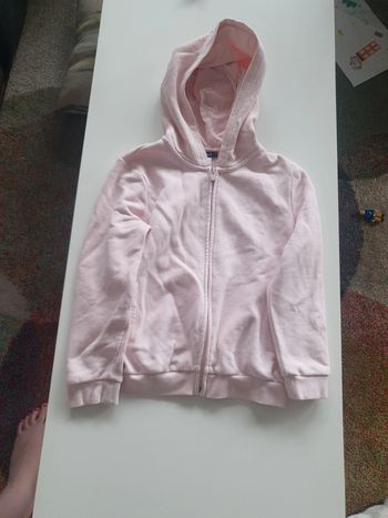 Gilet zippé à capuche