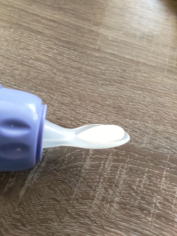 Cuillère réservoir pour bébé utilisé 1fois - photo numéro 2