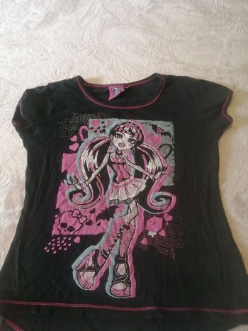Lot 4 t-shirt taille 6 ans