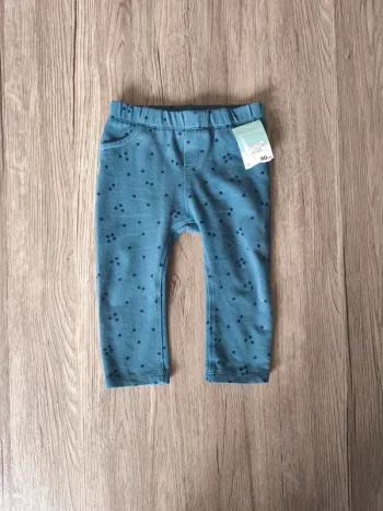 Pantalon effet jean bleu clair et étoiles bleues marine