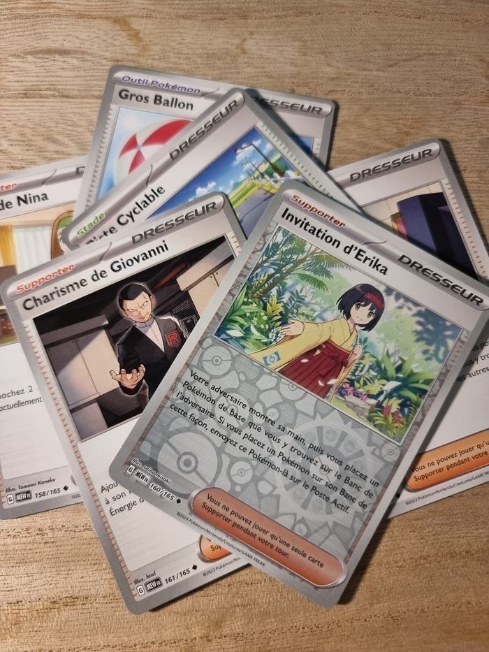 Lot des 16 dresseurs Pokemon 151 Pokemon Beebs