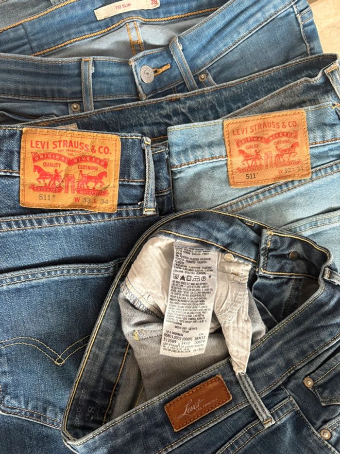 Lot de jeans Levi Strauss&Co - en très bon état - différentes tailles - - photo numéro 9
