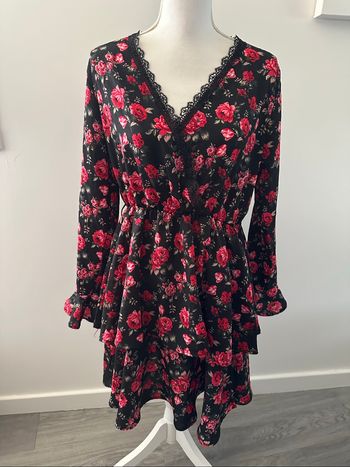 Robe drapée à fleurs et dentelle noire rose et rouge T38 M