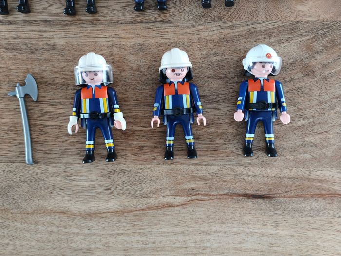 Ensemble de pompiers et leurs véhicules Playmobil - photo numéro 8