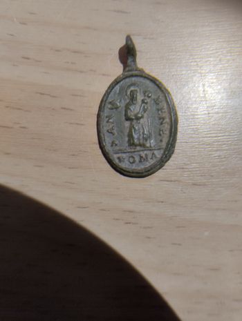 Très vieux bijoux  médaille religieuse ROMA